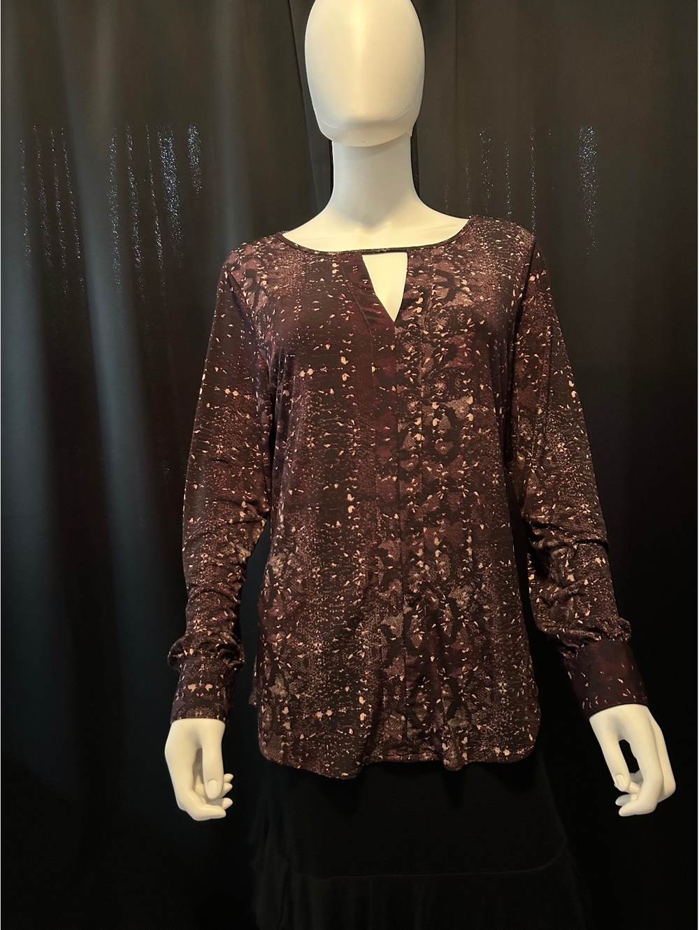 Nine West pull over blouse